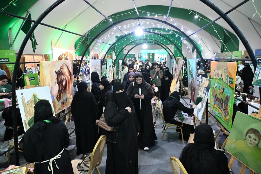 المسرح التفاعلي والأهازيج الوطنية يجذبان زوار «الرامس» خلال احتفالات اليوم الوطني