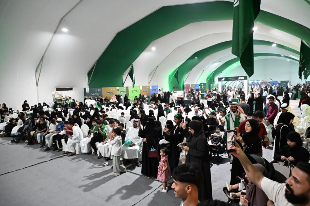 المسرح التفاعلي والأهازيج الوطنية يجذبان زوار «الرامس» خلال احتفالات اليوم الوطني