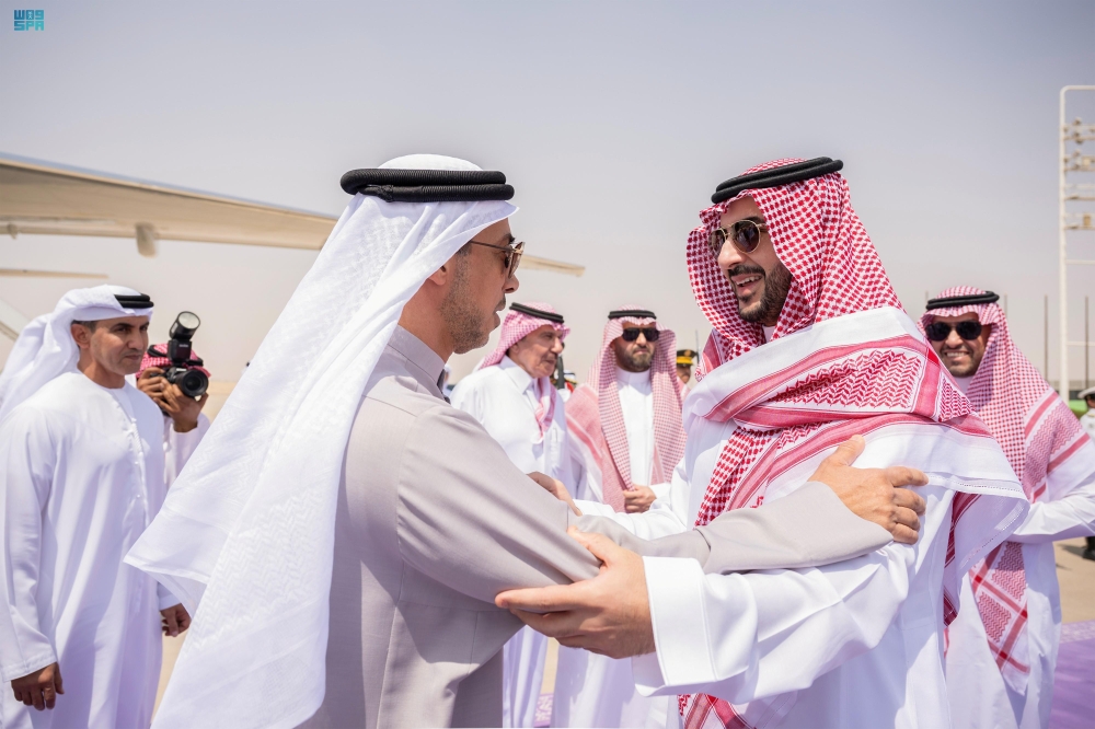 سمو وزير الدفاع يلتقي الشيخ منصور بن زايد آل نهيان - واس