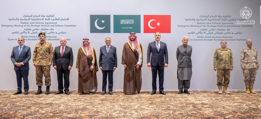 اجتماع طارئ للجنة الإستراتيجية السياسية والدفاعية لحلف مكة الدفاعي