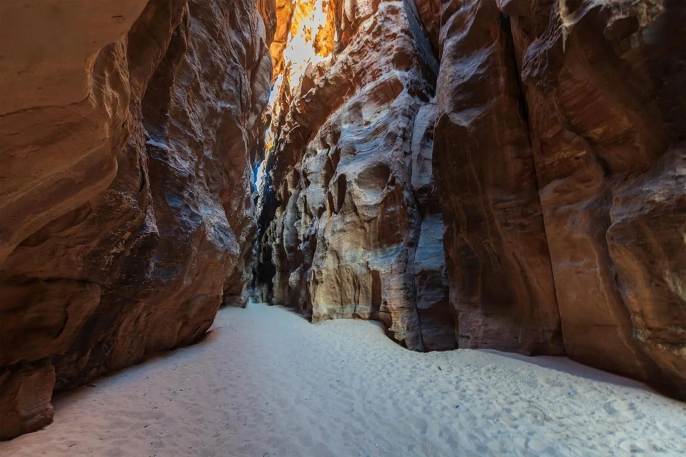 التجاويف الجبلية في تبوك - واس