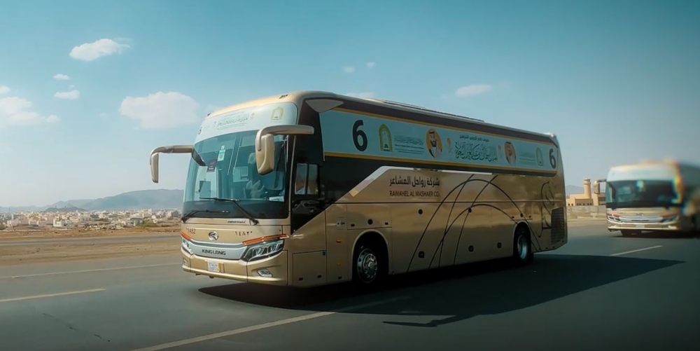 خلال انتقال ضيوف خادم الحرمين الشريفين من المدينة المنورة إلى مكة المكرمة