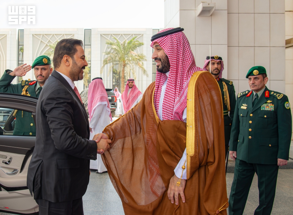 ولي العهد يستقبل رئيس الوزراء العراقي
