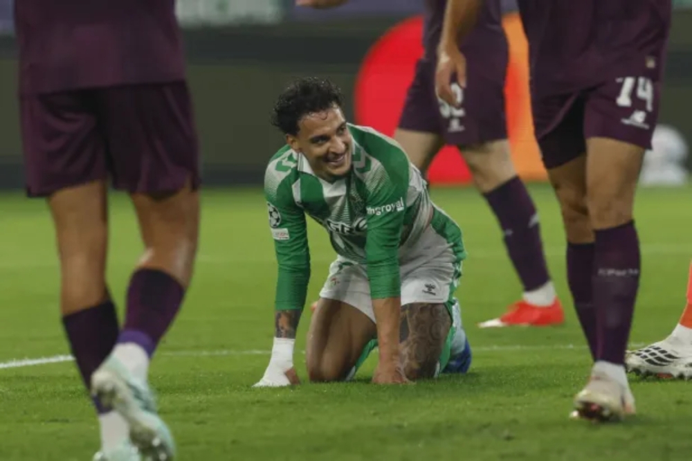 عاجل .. سرقة منزل البرازيلي أنتوني أثناء خوضه مباراة في دوري أبطال أوروبا