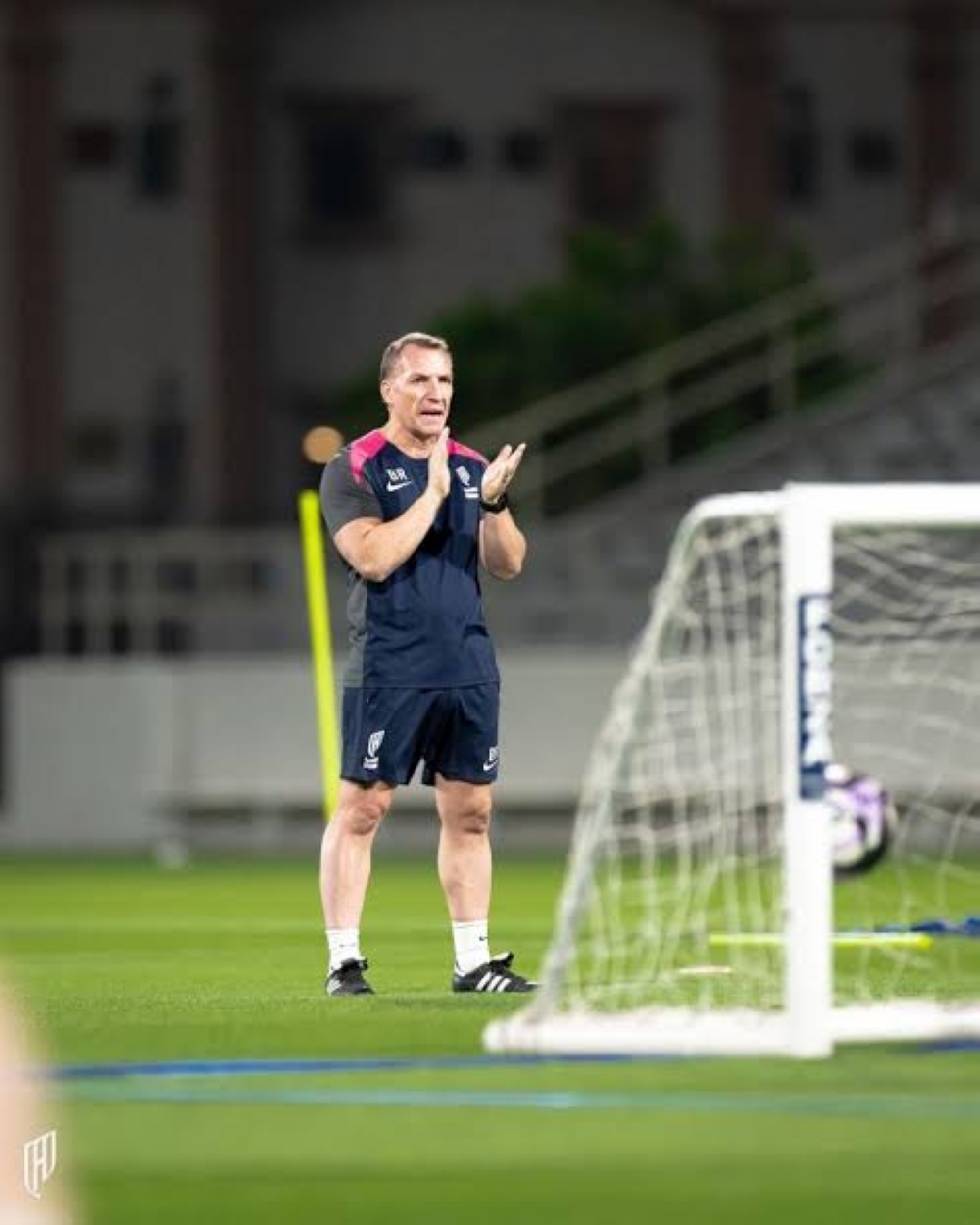 رودجرز يكشف أسباب معاناة القادسية أمام أبها قبل مواجهة الهلال