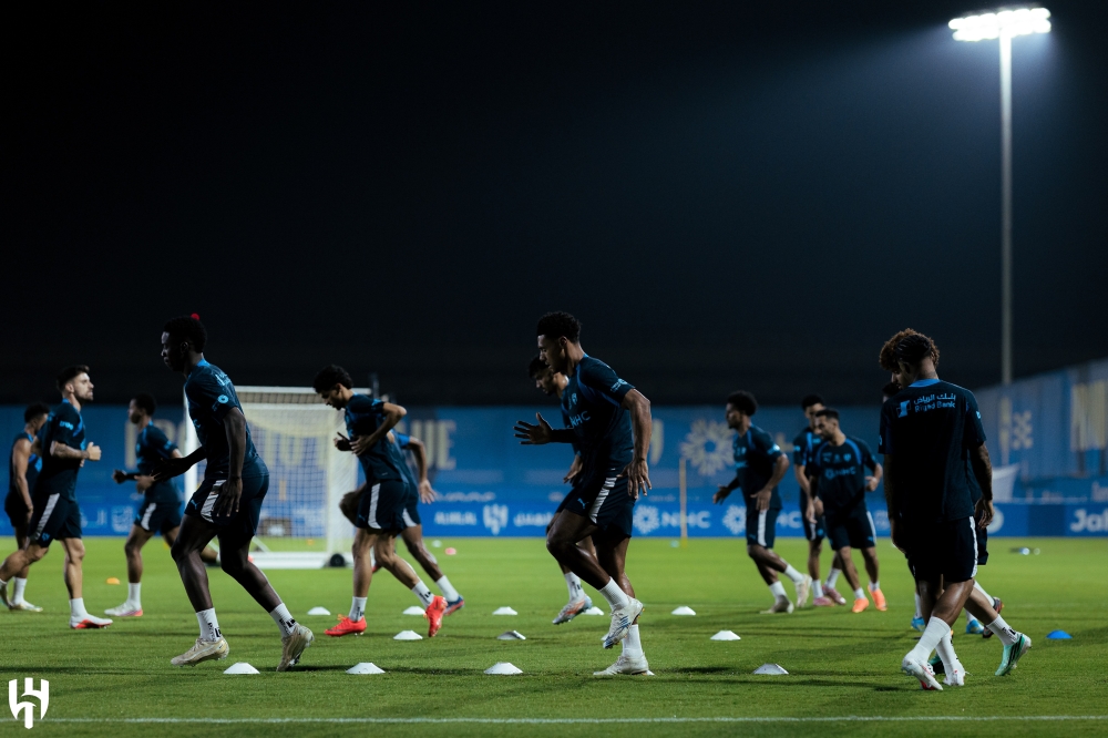 عاجل .. الهلال يتجه برًا إلى الدمام قبل قمة القادسية