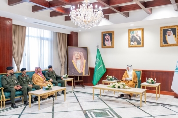 محافظ الأحساء يطّلع على مشروع دار الحرفيين لتأهيل نزلاء سجن الأحساء