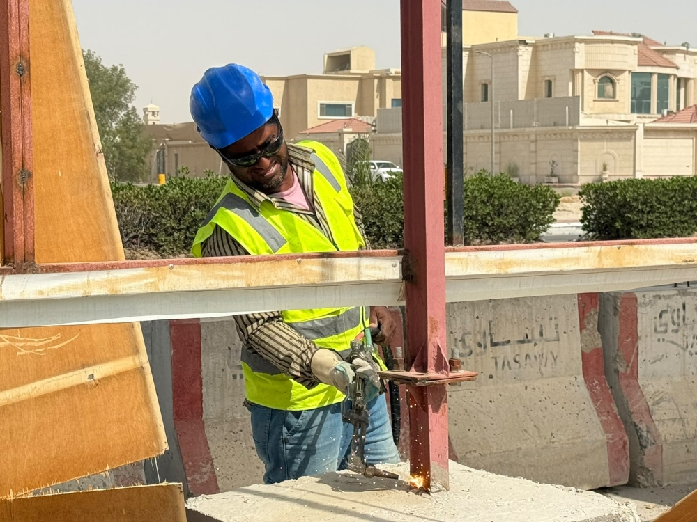 الأحساء.. إزالة 123 لوحة إعلانية مخالفة للحفاظ على الهوية البصرية