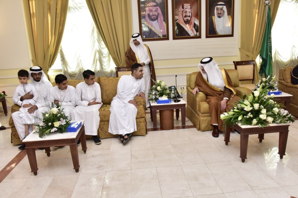 امير الشرقية لأبناء الجيراني : والدكم حي يرزق وابوكم الملك سلمان بن عبد العزيز
