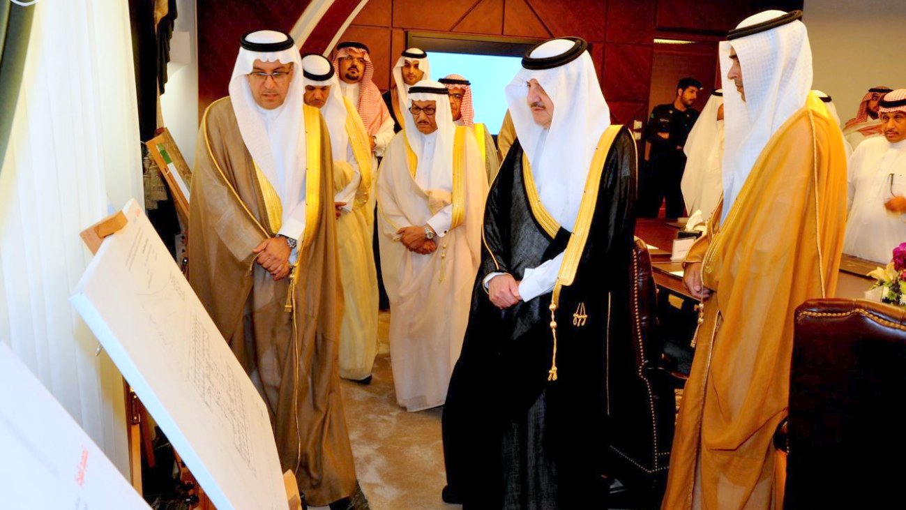 أمير الشرقية يطلع على تصاميم مركز الفوزان للتوحد
