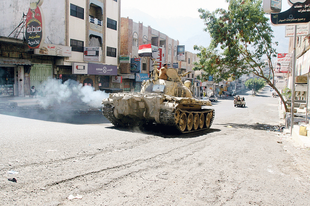 انتصارات نوعية للجيش في تعز.. ومقتل القيادي الحوثي «أبو زيد الشامي»