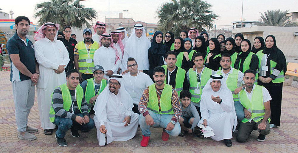 صورة جماعية للمتطوعين والمتطوعات على هامش الفعاليات (اليوم)