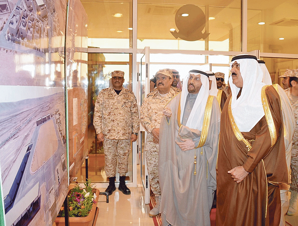 الأمير متعب بن عبدالله يطلع على قرية التدريب الجديدة للحرس الوطني