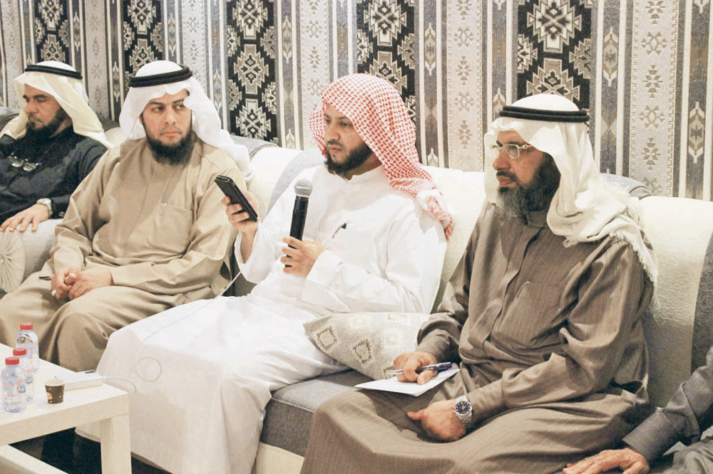 الشيخ محمد الموسى يلقي محاضرته (اليوم) 