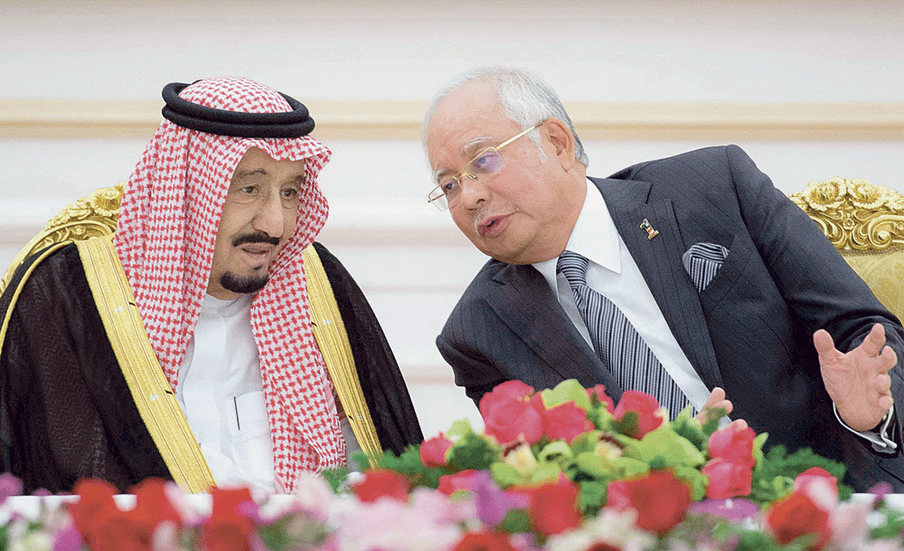 رئيس وزراء ماليزيا مستقبلًا خادم الحرمين الشريفين (واس)