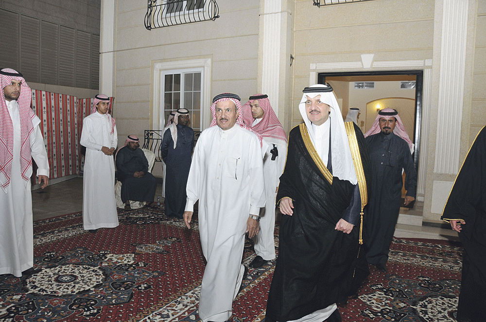 الأمير سعود بن نايف يصل إلى مقر العزاء (تصوير أحمد العاشور)