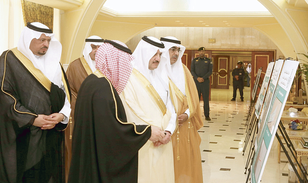 الأمير سعود بن نايف يستعرض مشاريع الأمانة (اليوم)