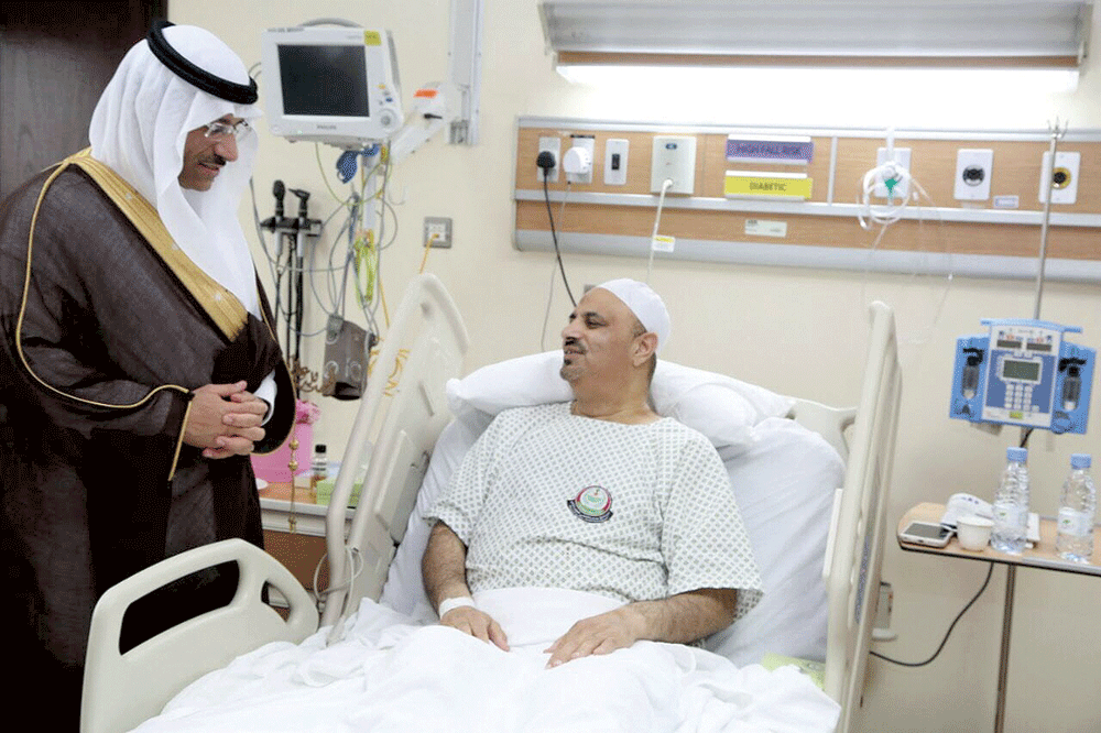 د. خالد البتال خلال زيارته م. البراهيم (اليوم)