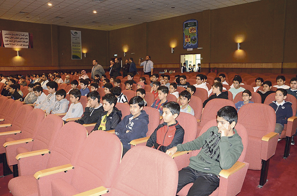 طلاب مشاركون في التصفيات (اليوم)