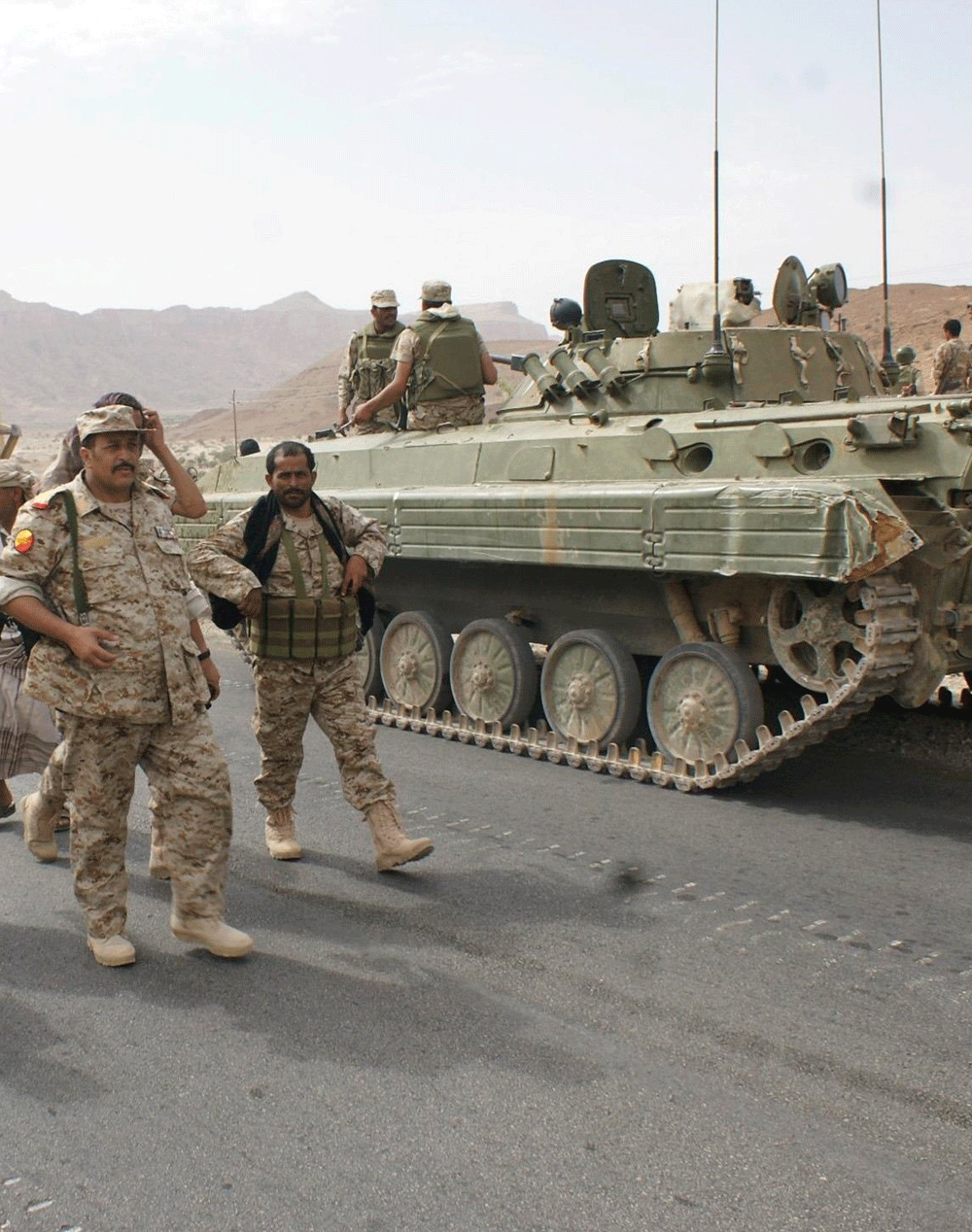 الجيش اليمني يواصل انتصاراته في كل الجبهات لدحر الانقلابيين وعودة الشرعية (رويترز)