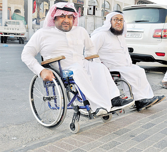 ارتفاع في البلاط يعيق الحركة 