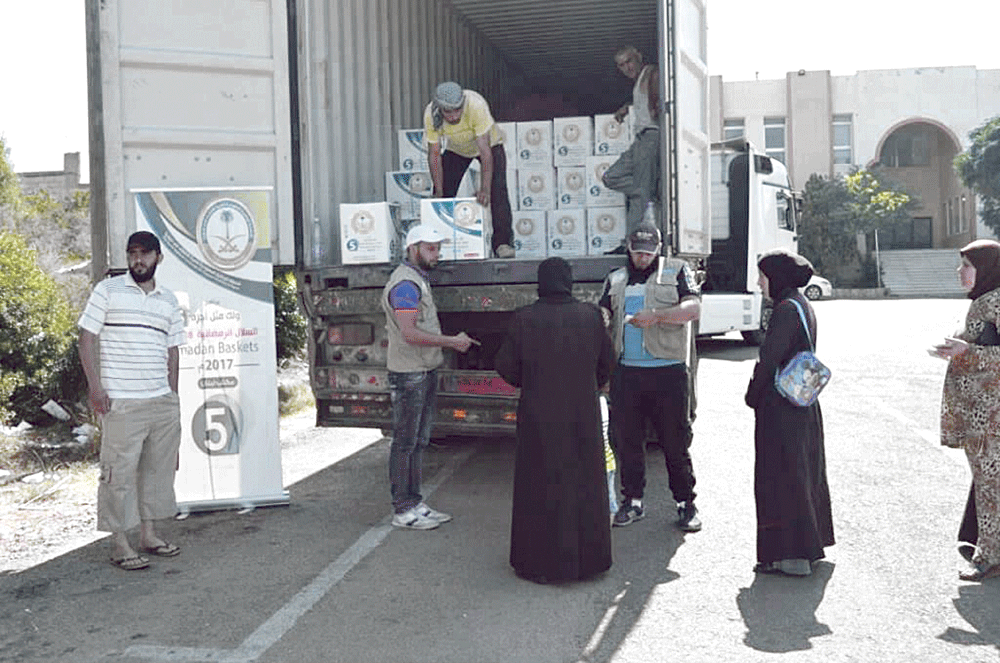 مساعدات إغاثية لتخفيف معاناة السوريين (واس)
