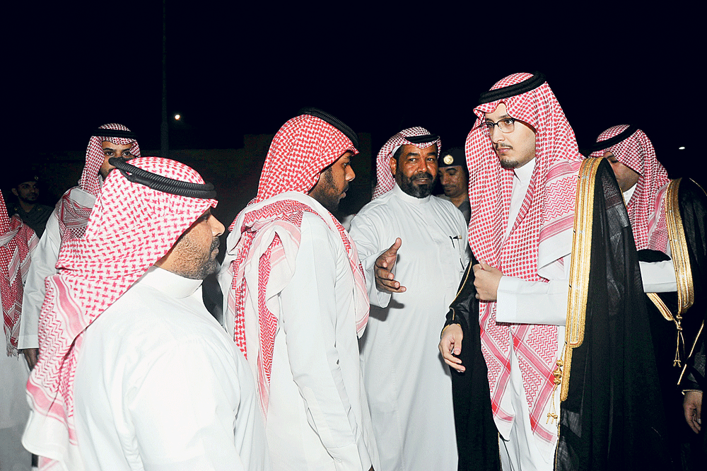 الأمير أحمد بن فهد خلال وصوله مقر العزاء 