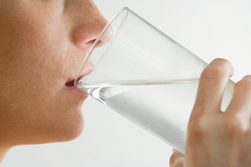 شرب الماء يوميا ينقي الجسم من الأملاح (اليوم)
