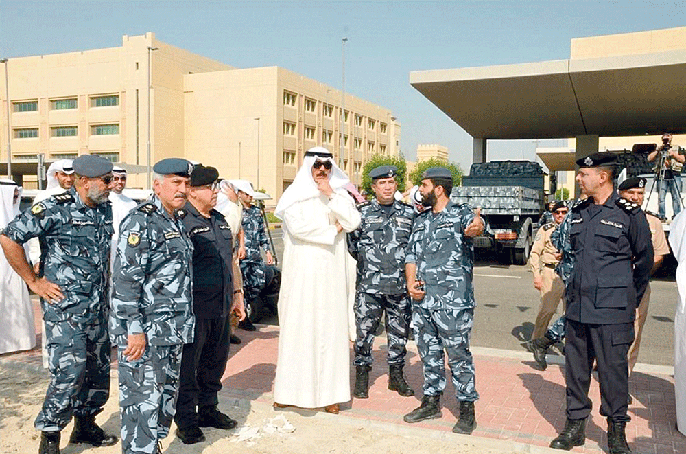 أرشيفية - قيادات الأمن والشرطة الكويتية بعد كشف خلية العبدلي (كونا)