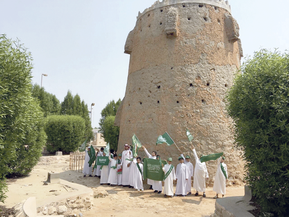 زيارة طلاب تعليم الجبيل إلى برج الطوية التاريخي (تصوير: حمود الشمري)