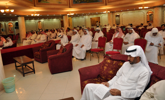  أعضاء جمعية الصفا الخيرية في اجتماع سابق 