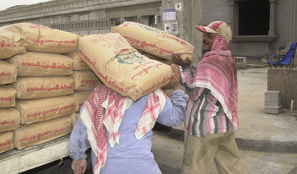 مصانع الإسمنت تتهيأ لتصدير الفائض من إنتاجها 