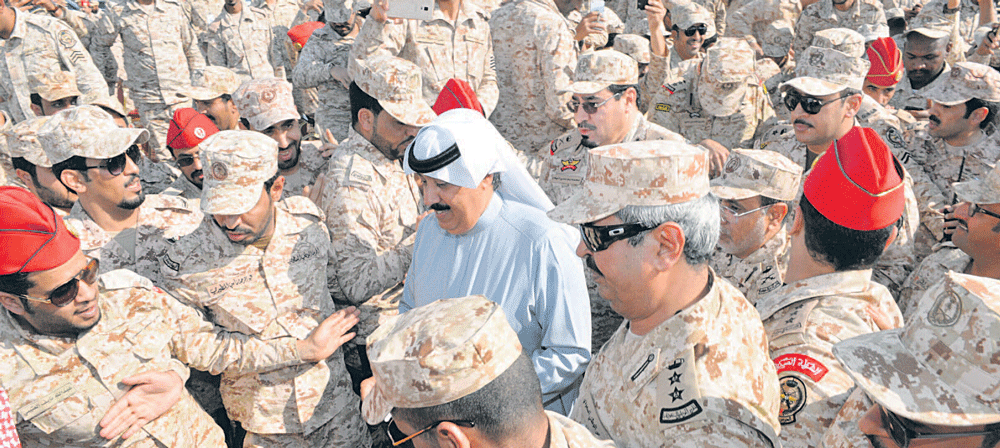  الأمير متعب بن عبدالله بين جنود الحرس الوطني الأبطال