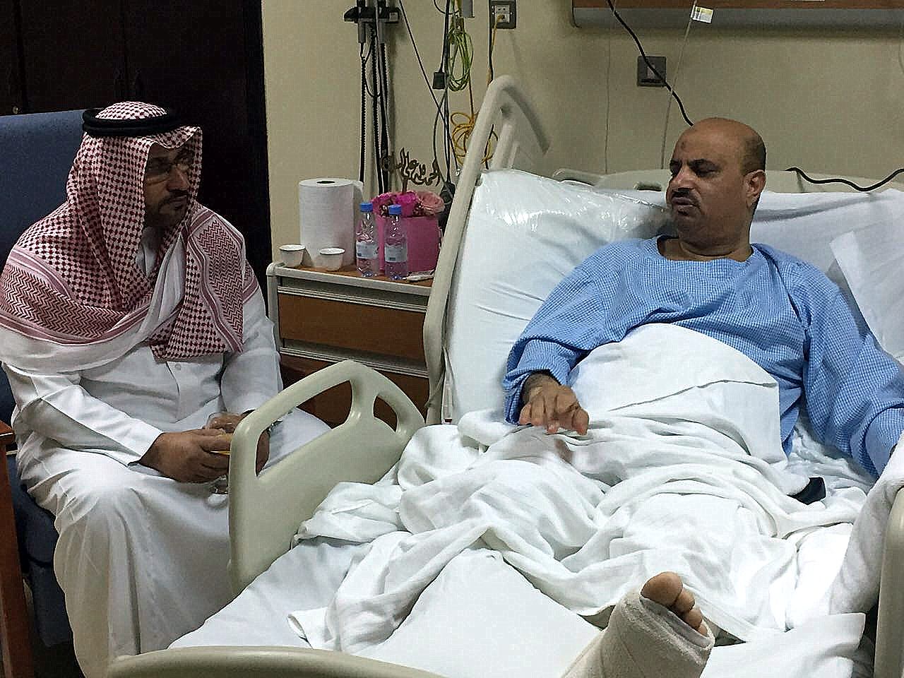 محافظ القطيف يطمئن على صحة البراهيم عقب حادثة إطلاق النار
