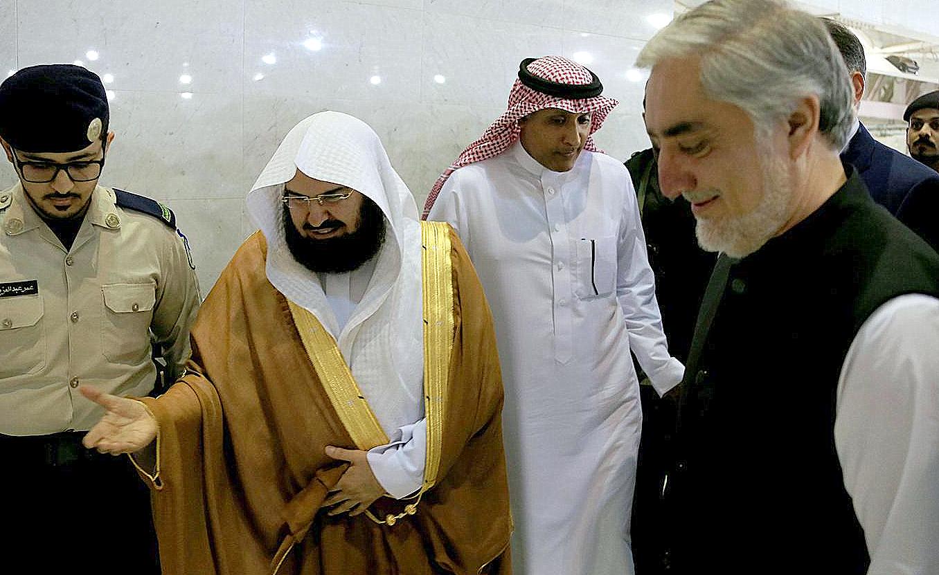 الرئيس التنفيذي لجمهورية أفغانستان يستقبل الرئيس العام لشؤون المسجد الحرام والمسجد النبوي
