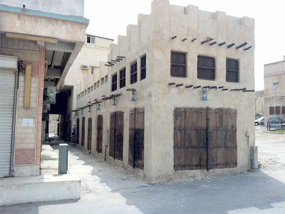 جانب من سوق الحرفيين بجزيرة تاروت (اليوم)