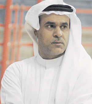 مضر من ملاعب «الأسفلت» لبطل أكبر قارات العالم