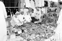 منتجات وبضائع من بلاد مختلفة