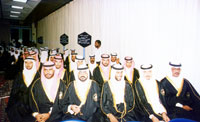 متخرجون من الكليات التقنية في كل عام