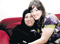 هبة الدري مع والدتها 