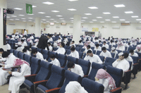 طلاب سعوديون يحلمون بـ«نوبل».. والبداية من أولمبياد «الكيمياء والفيزياء»
